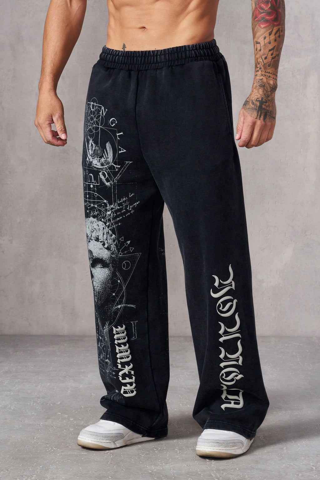 2139 - Renaissance Sweats
