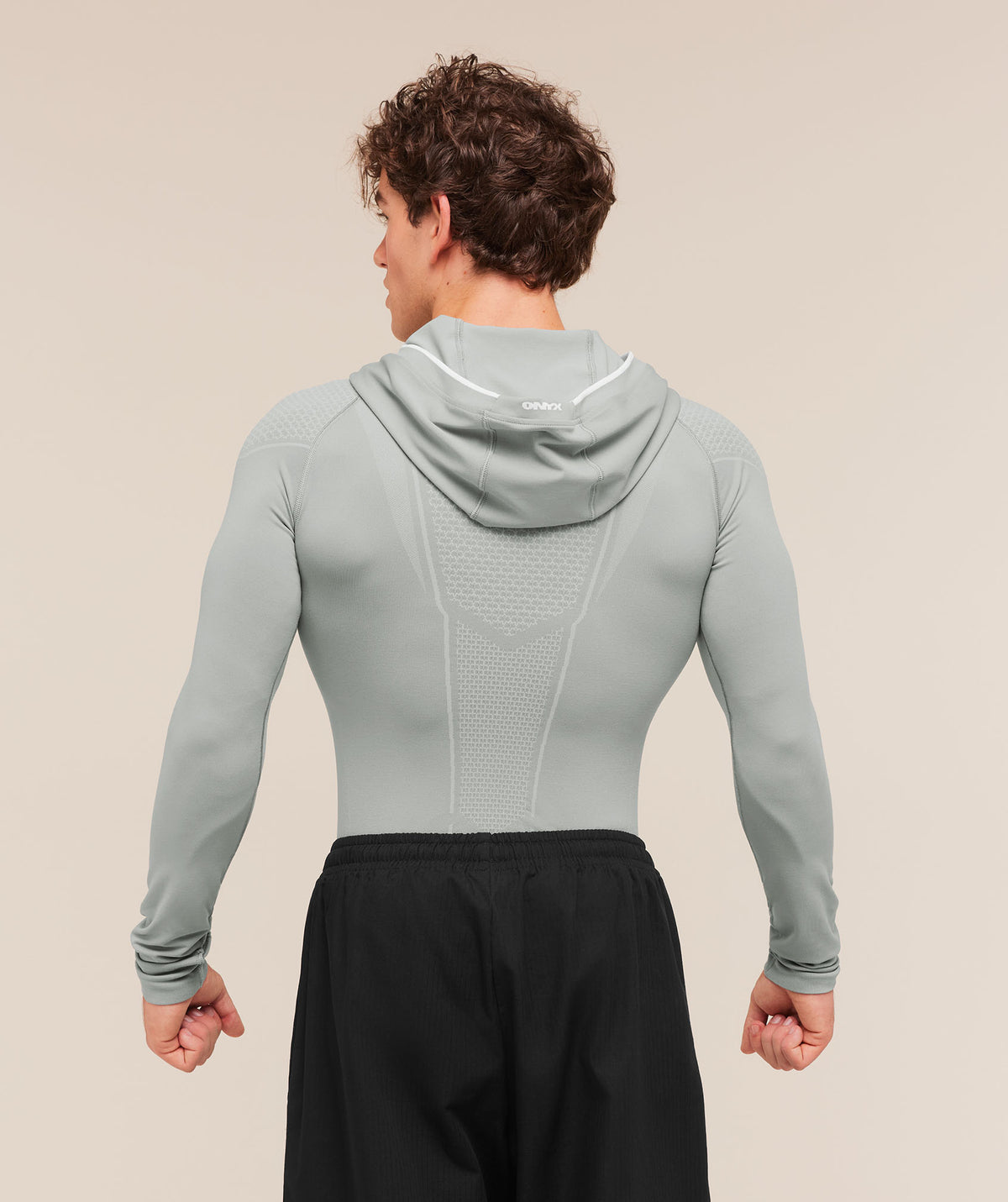 Playera Hoodie Onyx V1 - Gymshark